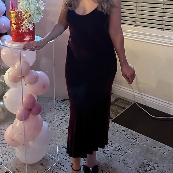 Reformation Red Velvet Ady Dress with Chain Straps Size Medium - Picture 8 of 9